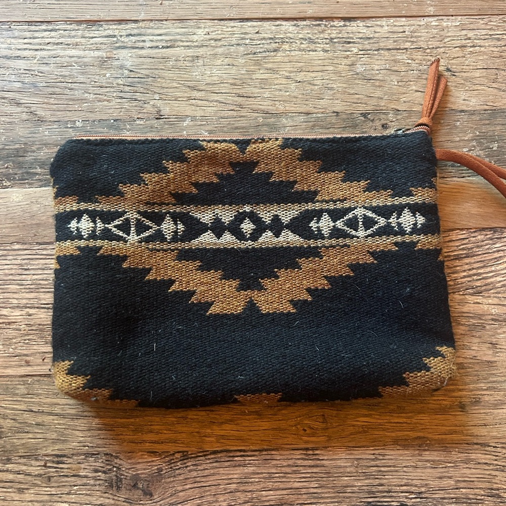 Atenti Southwestern Aztec Pouch